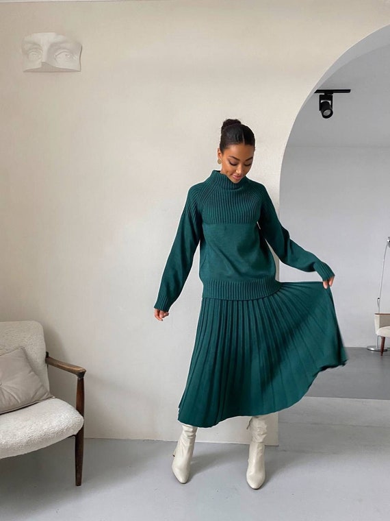 ShineWithMeGifts Warm Knitted Midi Skirt and Loose Jumper 2pc, Everyday Knitted Skirt Suit 2pc Set, Casual Knitted Midi Pleated Skirt and Turtleneck Jumper