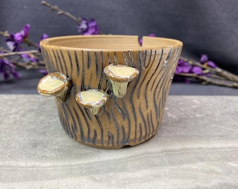 Petite jardinière décorative faite main en forme de souche d'arbre