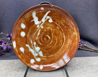 Assiette faite main 6,75 po.