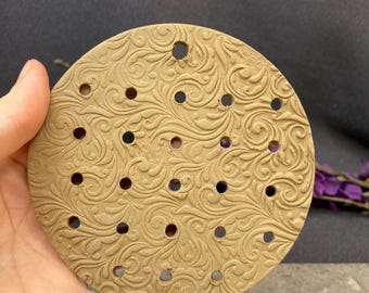 Plaque de montage ronde en argile brute faite à la main pour orchidée