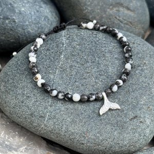 Orca, braccialetto orca, balena, pinna di balena, perline di pietre preziose