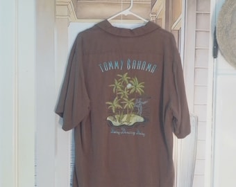 Tommy Bahama Men's 'PANEL BACK' Shirt; "STUNNING Artistic & Colorful Graphics"; Size: Medium (Pit to Pit=23")