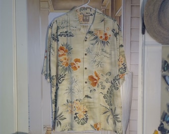 Tommy Bahama Men's 'Silk' Shirt; 'LIKE-NEW'; ”Stunning 'Artistic' Graphics"; Size: Large (or XL based on Pit to Pit of 24.5"
