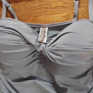 Tommy Bahama '1-Piece' Women's Swimsuit; "STUNNINGLY BEAUTIFUL"; Size: 12 image 2
