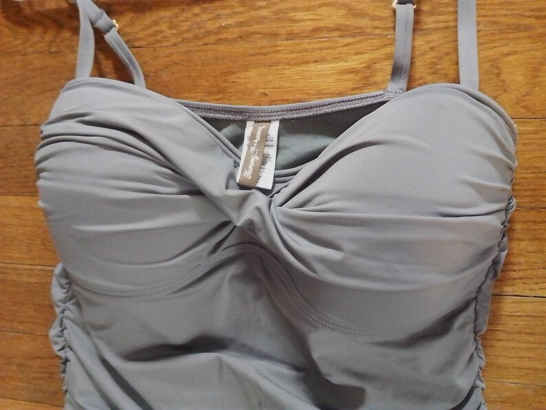 Tommy Bahama '1-Piece' Women's Swimsuit; "STUNNINGLY BEAUTIFUL"; Size: 12 image 2