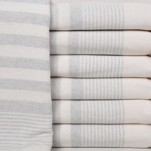 Toalla de despedida de soltera, toalla turca, toalla gris claro, toalla a rayas, 40 x 67 pulgadas, regalo de dama de honor, toalla de spa, toalla de hotel,