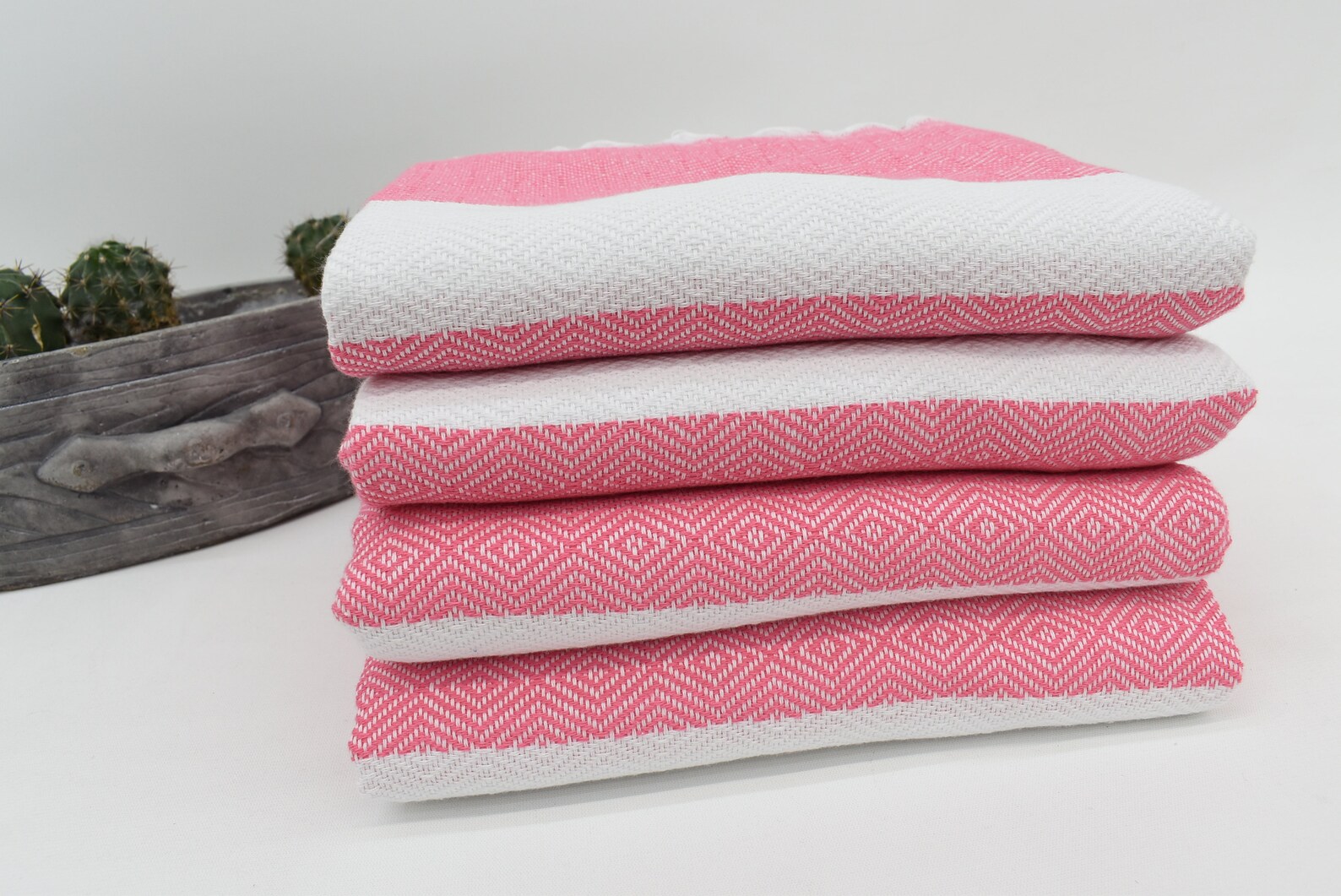 Elegant Turkish Bath Towels Pink – The Perfect Addition to Your Spa Routine