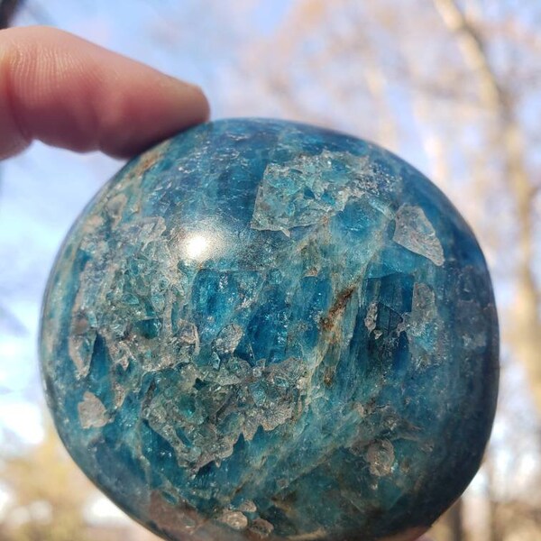 Blue Apatite. palm stone. Blue Apatite from Madagascar. Blue Apatite palm stone. Top grade. medium palm stone.