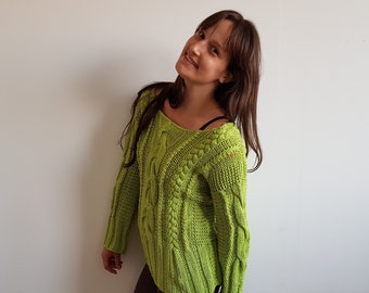 Women sweater green: fashionable women's pullover for winter| warm sweater