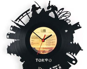 Wall clock - vinyl record - reuse - original design - recycling - sustainable design - wall decoration- Tokyo