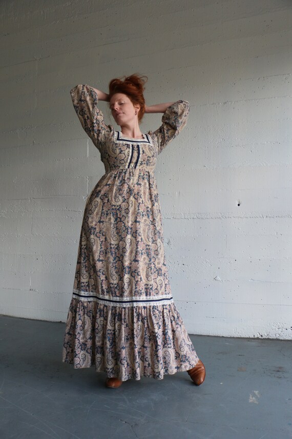 Vintage 1970s Navy trim Paisley Prairie dress Full