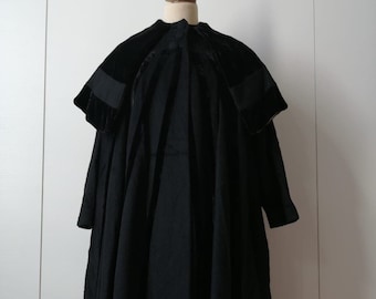 Lilly Ann coat, 50s Lilly Ann, vintage 1950s coat, black, woolen coat, princess coat, New Look coat, cape coat, winter coat, size L