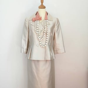 Max Mara suit, pearl 90s suit, silk suit, jacket and skirt, cocktail suit, ceremony suit, mother of pearl, elegant woman suit, size M