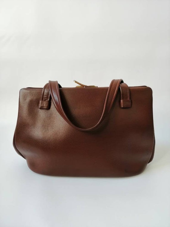 60s leather handbag, 1960s bag, brown color, 60s authentic, doctor bag, minimal style, brown leather, maxi bag, preppy style bag, classic