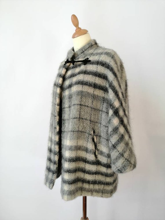 Woolen cape, vintage 70s poncho, mohair wool, bei… - image 2