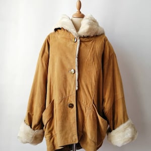 Shearling coat, vintage sheep skin coat, faux fur coat, winter coat, oversize, beige coat, large fit, warm coat, suede leather coat, size L