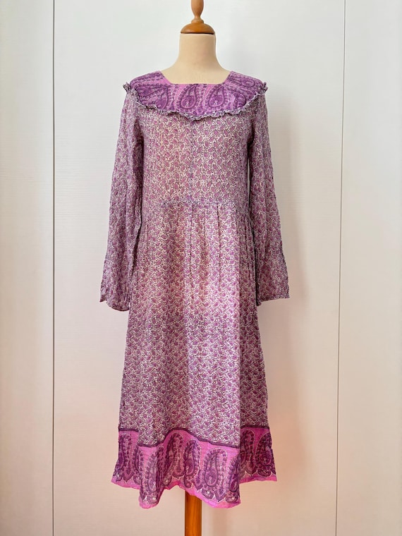 Indian cotton gauze dress, vintage 70s cotton gauze dress, golden threads, pink dress, long sleeve, gypsy festival, 70s fashion, size S