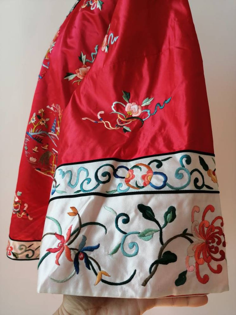Kimono, red kimono, silk embroidered kimono, short kimono, Chinese kimono, silk jacket, frog closure, rubin red, embroidered sleeve, size M image 5