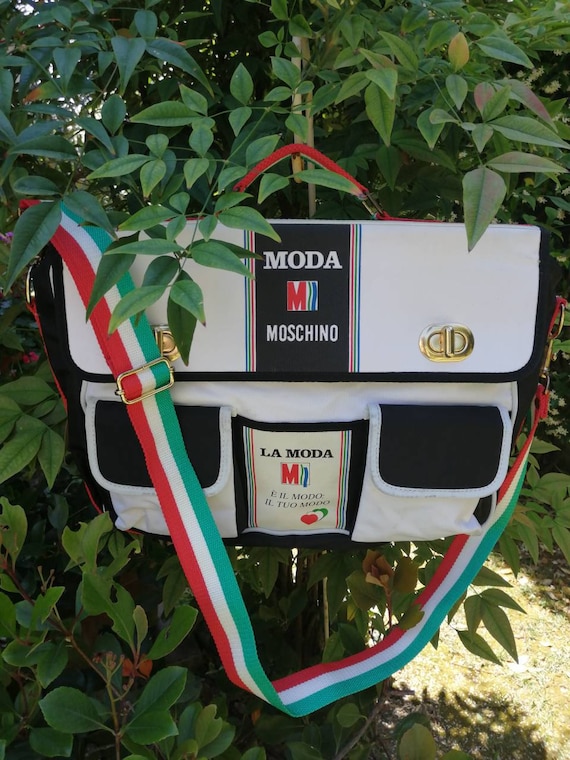 Vintage Moschino messenger bag, Italian flag prin… - image 1