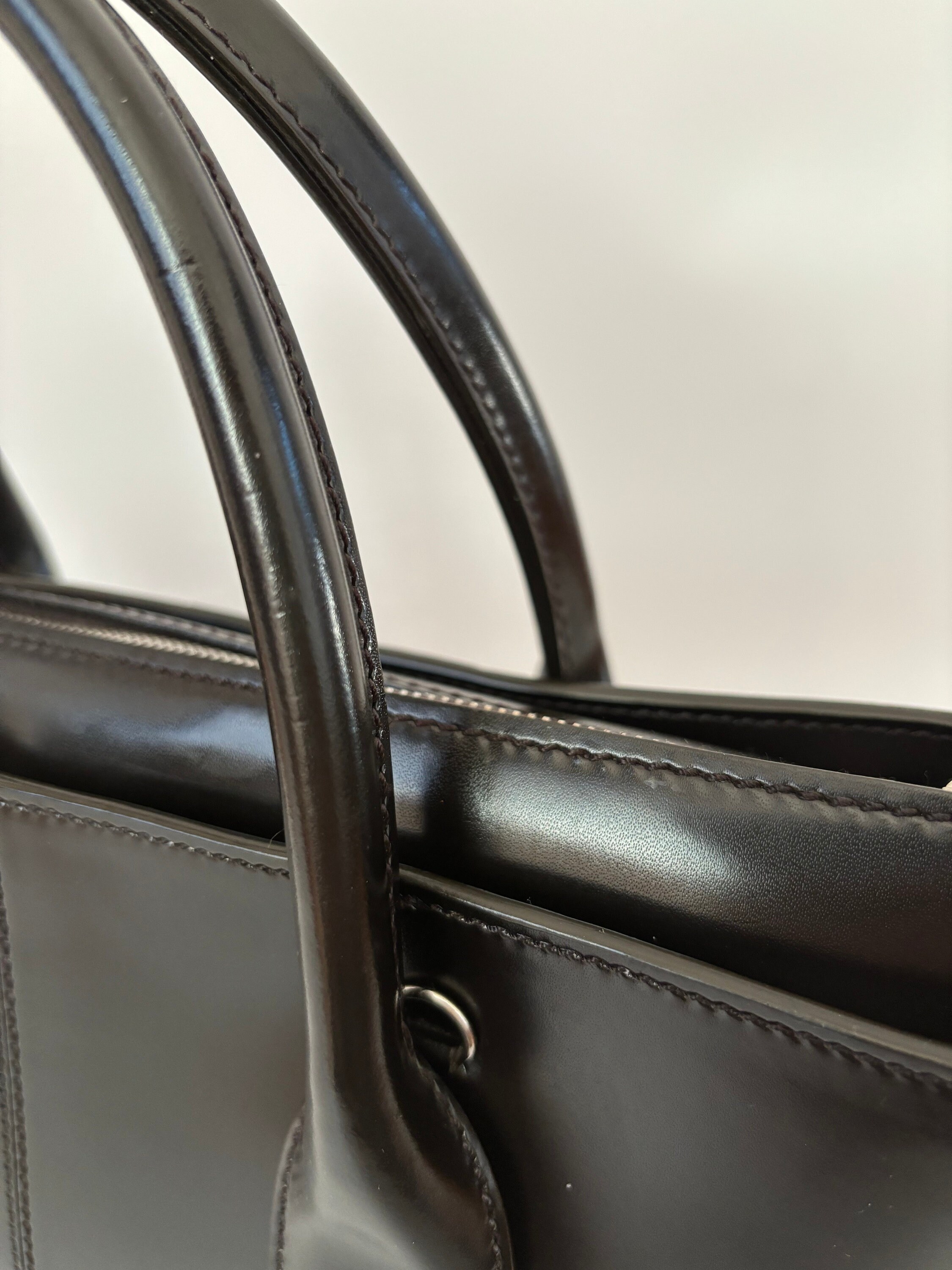 ハンドバッグ TOD'S Leather handbag with frontal logo patch TOD'S Handbag, Vintage Leather Bag, Crocodile Embossed
