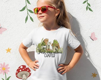 Groda och padda barntröja bara ett kapitel till t-shirt klassisk bokälskare t-shirt barnläsningskjorta boklig småbarns-t-shirt retro sagobok-t-shirt