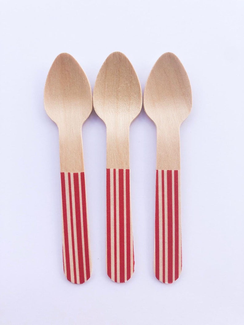 red an white wooden spoon christmas table decoration Christmas cutlery Wooden spoons with red and white stripes christmas wood spoon