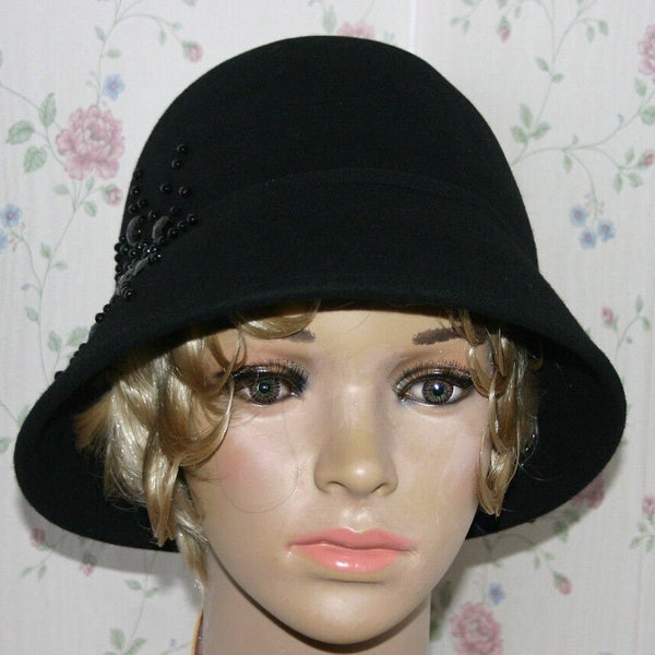 Women’s Black Wool Flapper Vintage Style Bucket Cloche Hat w Beaded Design NWT "SCALA"