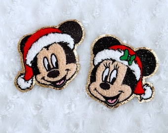 Patchs de Noël Mickey et Minnie, écusson de Noël Mickey, écusson de Noël Minnie, écusson Minnie père Noël, écusson Mickey père Noël, vacances Disney