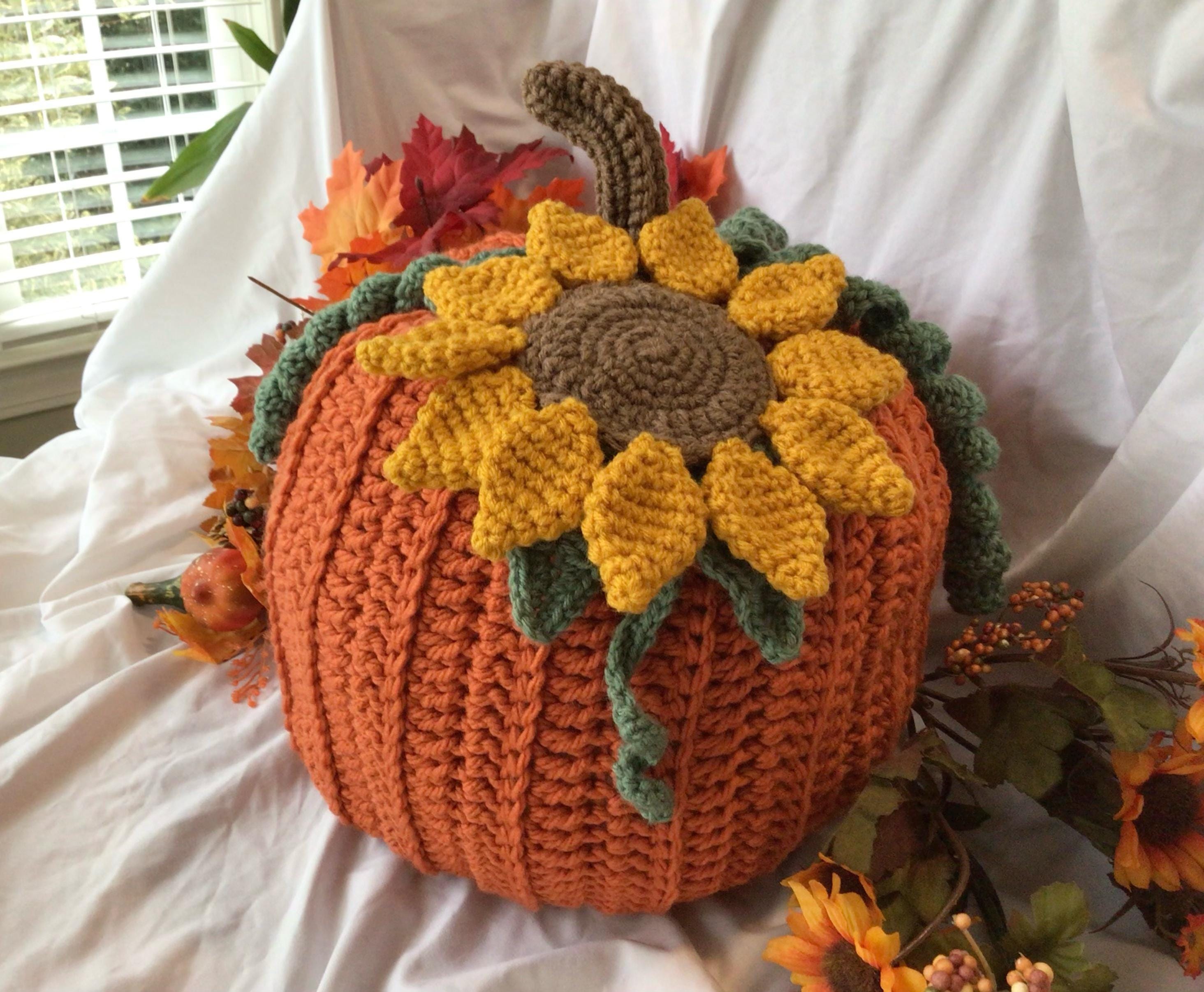 Crochet Pattern: Jumbo Pumpkin/Pumpkin Pillow/Fall Home Decor/Patterns for Fall/Seasonal/Halloween/Intermediate level Crochet. DIY project.