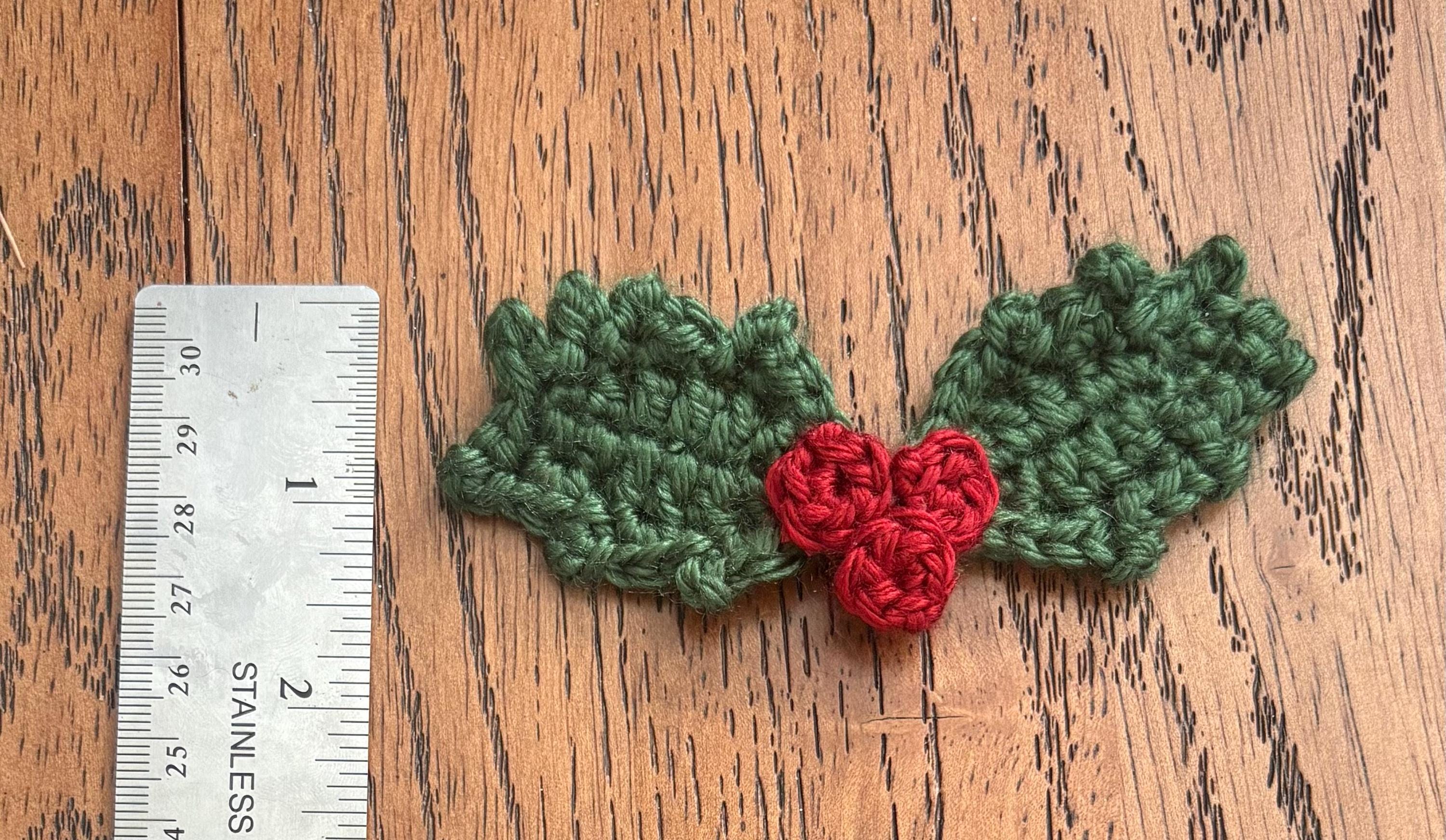 Crochet Pattern: Holly Leaf and Berries/rustic Christmas Decor/amigurui ...