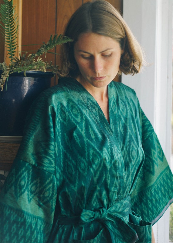 short kimono dressing gown