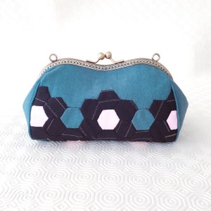 modèle de boîtier en verre kiss lock | Modèle de sac à main en forme de M | Grand-mère jardin patchwork | Patron de couture pochette | Cadre de sac à main de 18 cm 7,08 po.