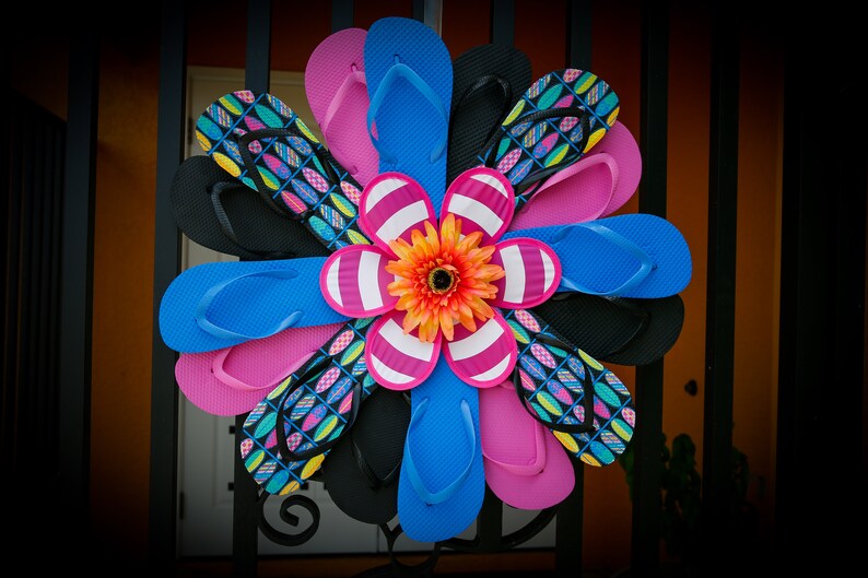 Flip flop indoor outdoor flower surf wreath
