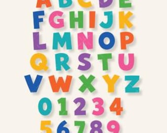 Puede incluir: Una colección de letras del alfabeto de la A a la Z y números del 0 al 9 dispuestos en filas. Cada carácter presenta una fuente negrita sin remates en varios colores brillantes, incluyendo rojo, azul, amarillo, morado, verde, naranja y rosa.