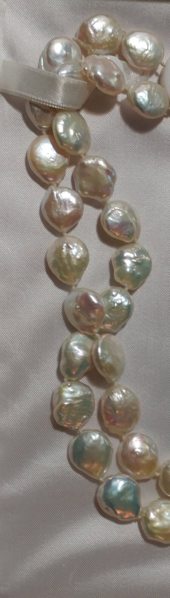 Flat faux Pearl necklace set - image 8