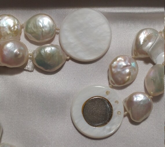 Flat faux Pearl necklace set - image 4