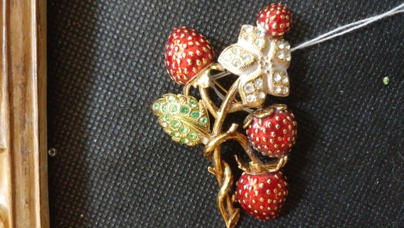 Limited edition Edgar Berebi Strawberry pin paired