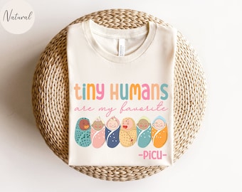 PICU ナース シャツ、PICU 小児科ナース タイニー ヒューマンズ T シャツ、PICU ナース ギフト、ナース感謝ギフト、小児集中治療室ナース T シャツ