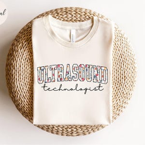 Camiseta con diseño floral de técnico de ultrasonido / Camiseta con diseño de flores silvestres para sonografía / Camiseta de cuello redondo para tecnólogo de ultrasonido / Regalo para estudiantes de sonografía / Graduado