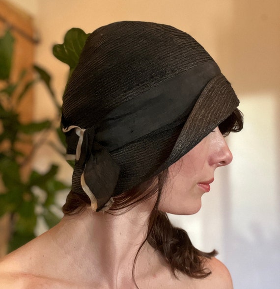 Rare 1920s antique black straw ladies' cloche hat… - image 2