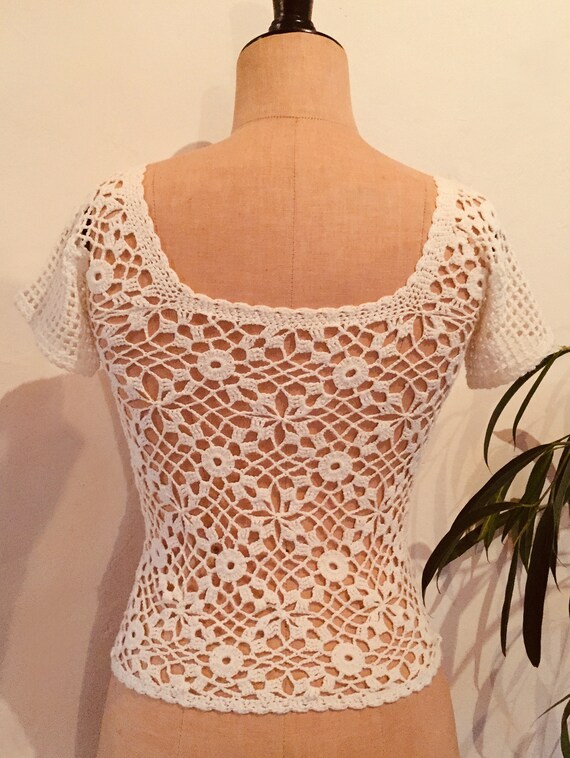 Pretty cream 1960s handmade cotton crochet top RE… - image 4