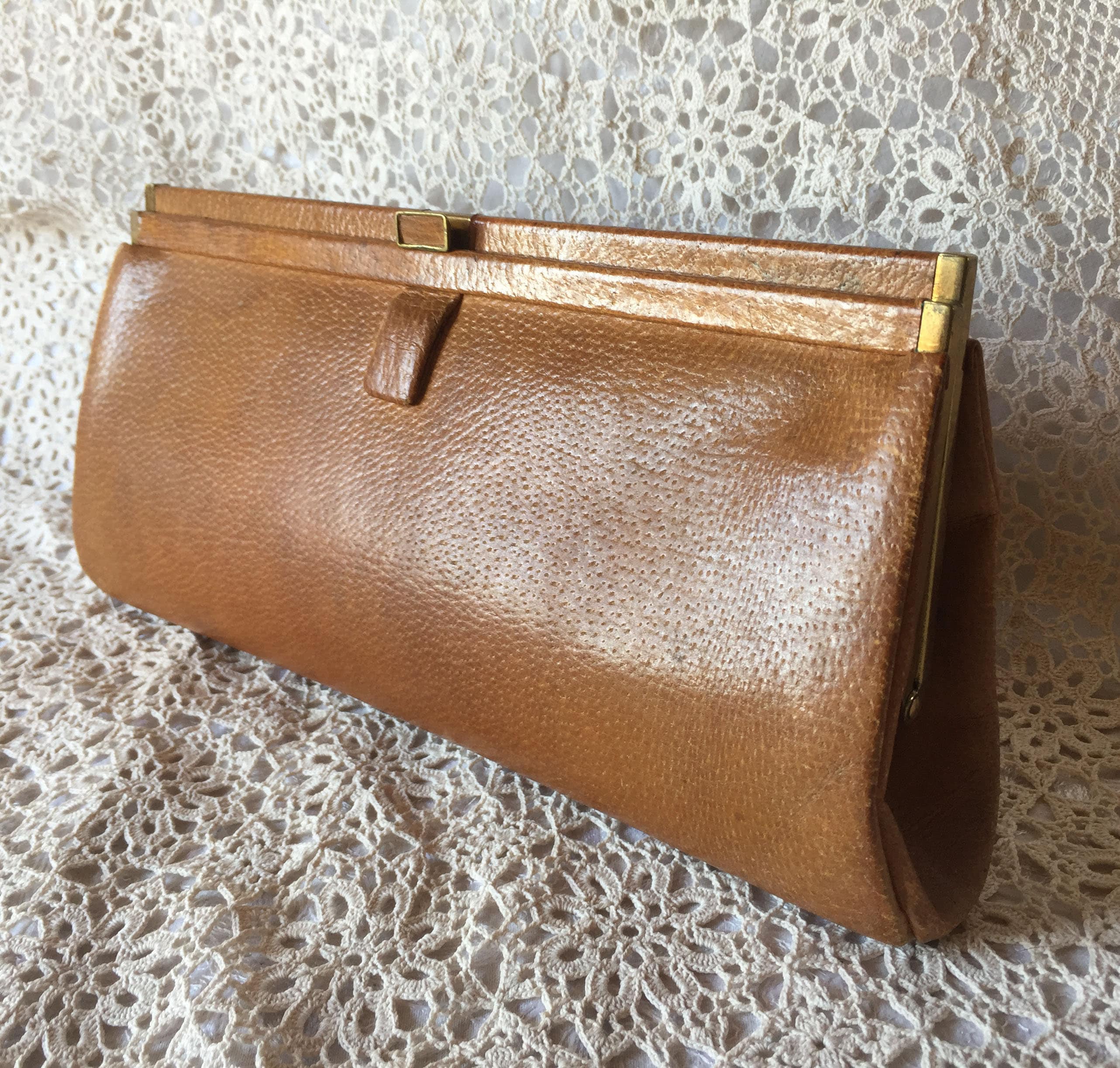 Leather clutch bag Longchamp Camel in Leather - 33489232