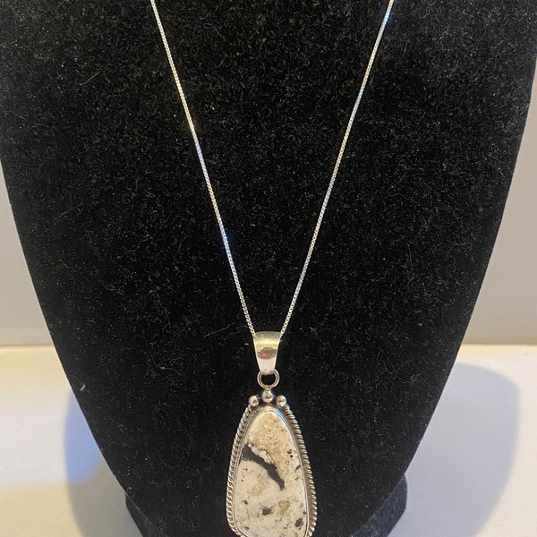 Beautiful Native American Navajo White Buffalo Turquoise Sterling Silver Pendant with 18” box necklace