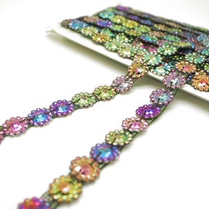 GREEN IRIDESCENT GEM trim