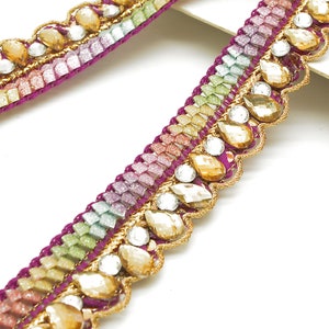 Acabamento em strass MULTICOLOR