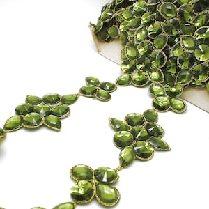 Acabamento em STRASS floral VERDE