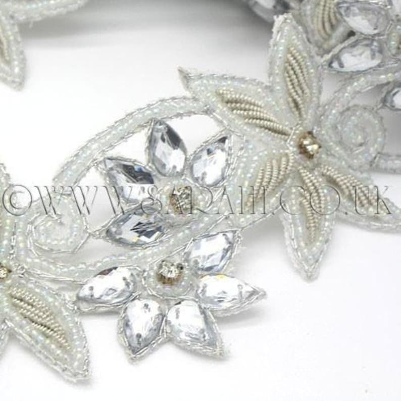 WHITE SILVER FLORAL sequin trim,beaded trim,trimming,costume,edging,stones,beads,fashion,art,crafts,sewing,embellishment,decoration