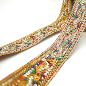 ACABAMENTO DE STRASS MULTICOLORIDO com strass