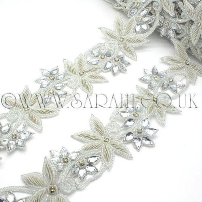 WHITE SILVER FLORAL sequin trim,beaded trim,trimming,costume,edging,stones,beads,fashion,art,crafts,sewing,embellishment,decoration