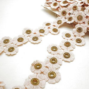 LIGHT PINK FLOWER trim
